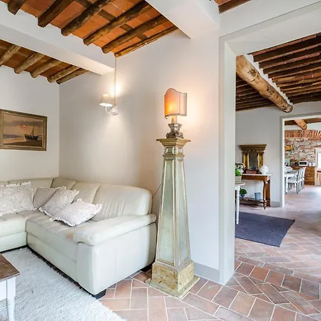 Farmhouse In Lucca With Pool