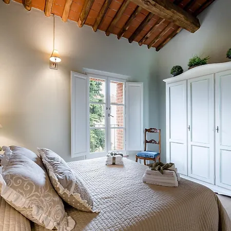 Farmhouse In Lucca With Pool Villa